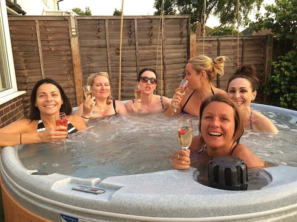 air b and b near me with hot tub